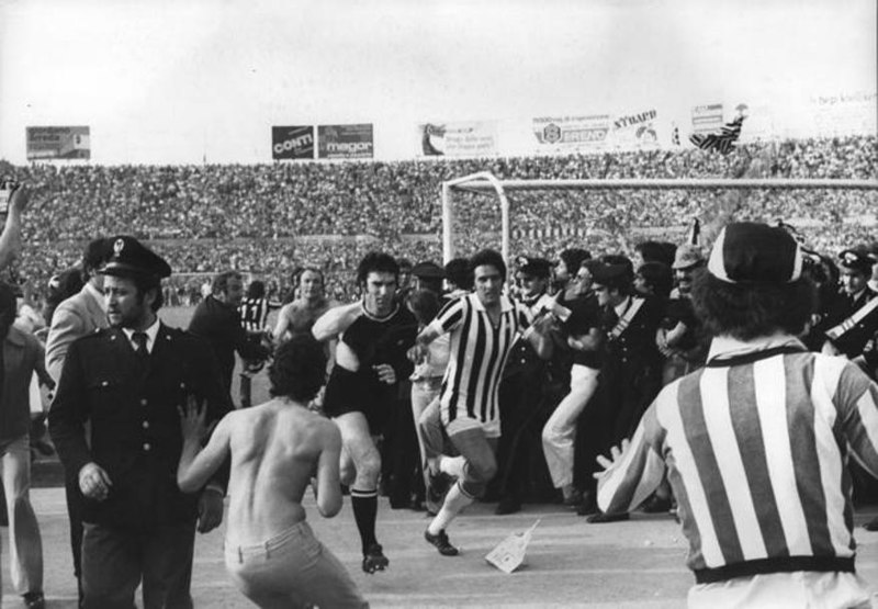 File:Serie A 1974-75 - Juventus vs L.R. Vicenza - Dino Zoff e Gaetano Scirea.jpg