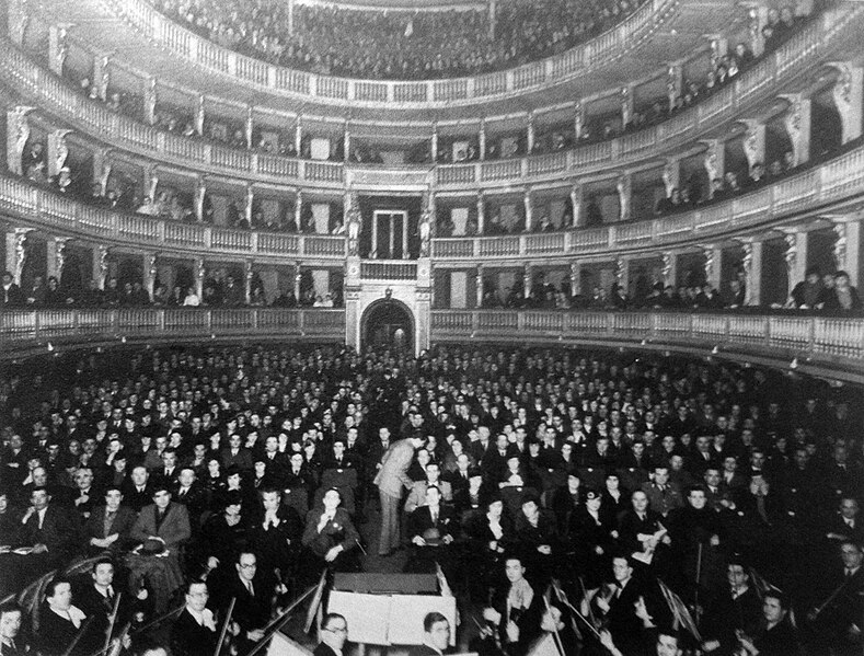 File:Teatro Municipale 1942.jpg