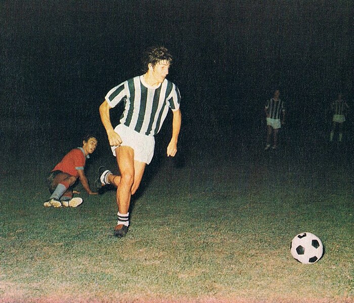 File:1974-75, Juventus 'Primavera' vs Cremonese, Rossi e Cabrini.jpg