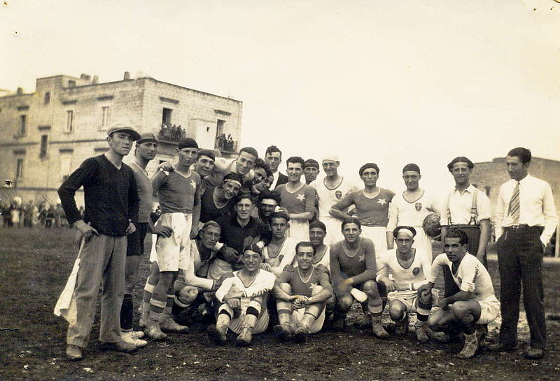File:Bisceglie Modenese 1929 campo vecchio.jpg