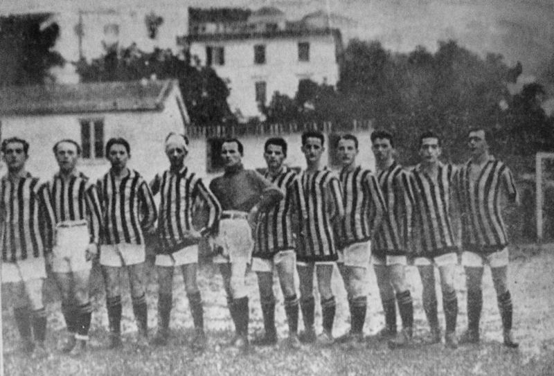 File:Giovani Calciatori Legnanesi.JPG