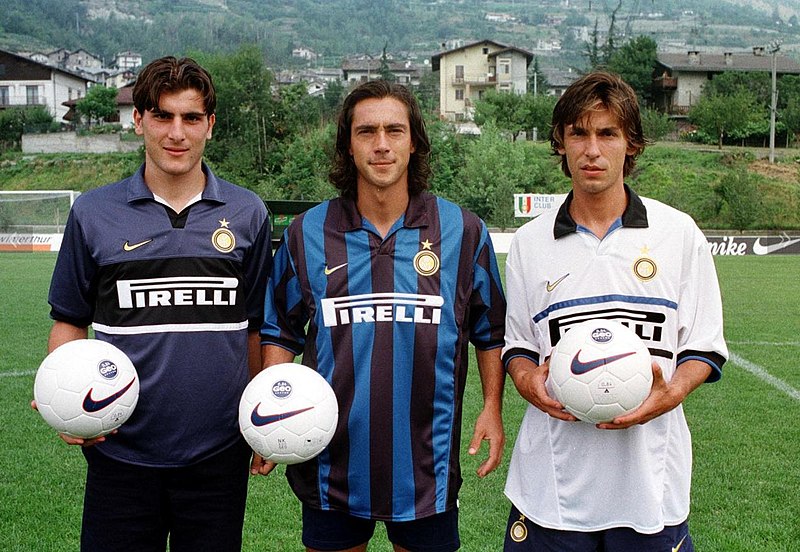 File:FC Inter 1998-99 - Ventola, Sousa e Pirlo.jpg