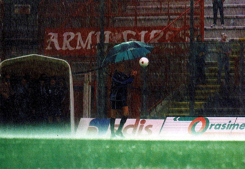 File:Serie A 1999-2000 - Perugia vs Juventus - Pierluigi Collina.jpg