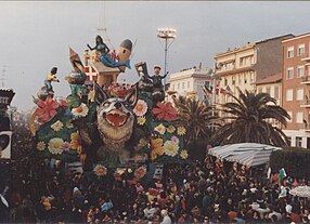 Attenti al lupo - carro di Carlo Vannucci del 1992