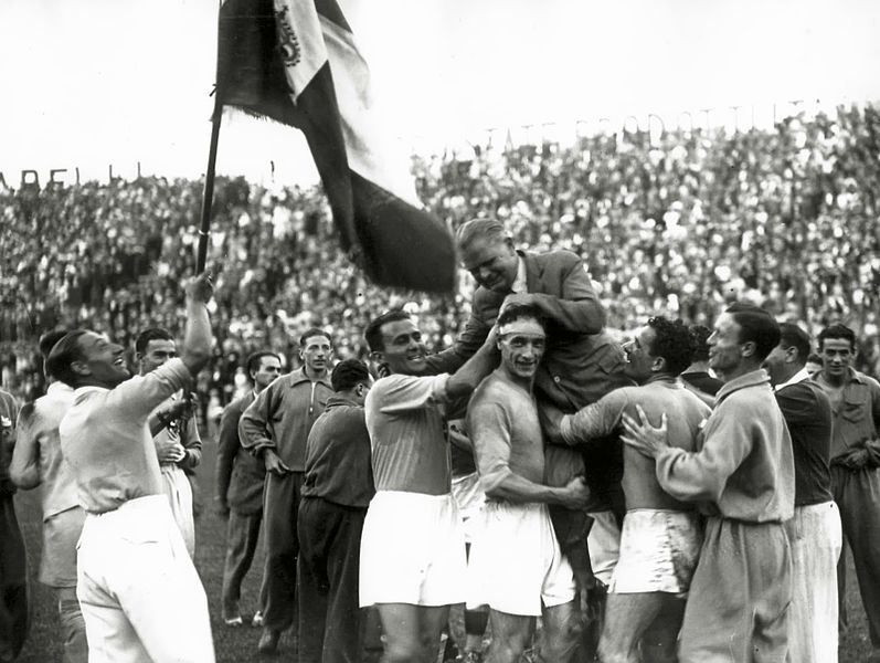 File:Coppa Rimet 1934 - Italia - Vittorio Pozzo.jpg