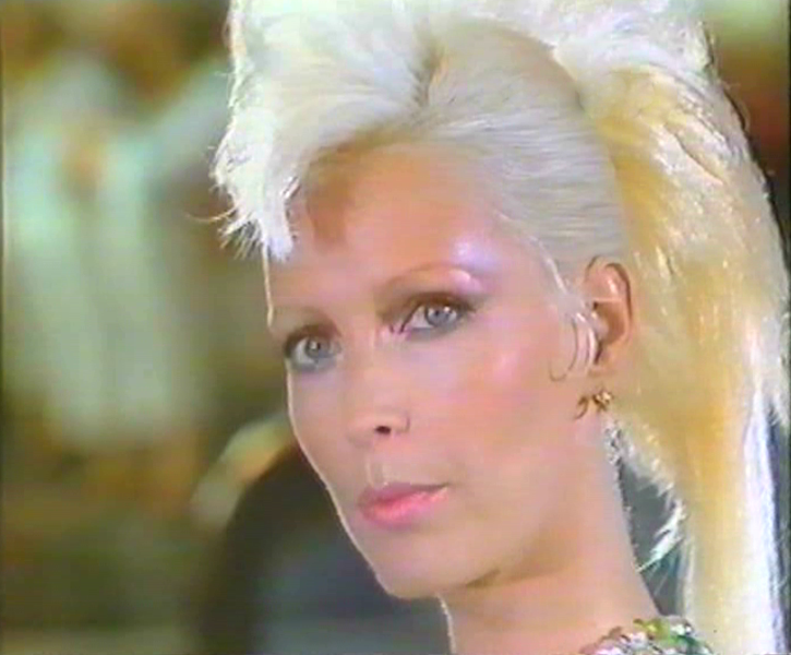 File:Patty Pravo con menù.png