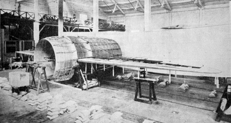 File:Fasi della costruzione della carlinga dello Stipa-Caproni 05.jpg