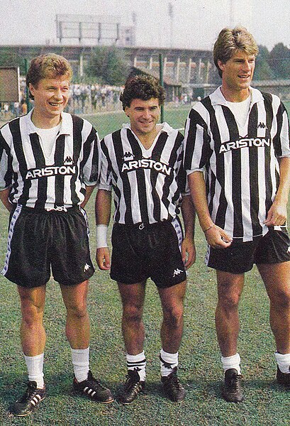 File:Juventus 1988-89 - Oleksandr Zavarov, Rui Barros e Michael Laudrup.jpg