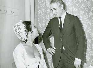 Enrico Colombotto Rosso incontra Valeria Moriconi nel camerino del Teatro Carignano durante le recite de La locandiera, il 24 ottobre 1965.