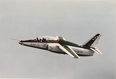 SIAI-Marchetti S.211 flight.jpg