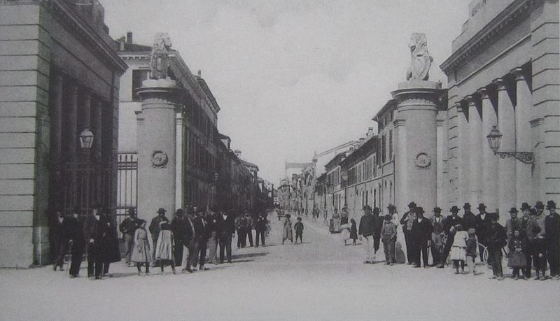 File:Porta Cotogni, inizio '900.JPG