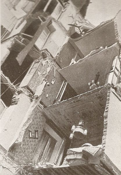 File:CentroStoricoGenova1941bombing.jpg