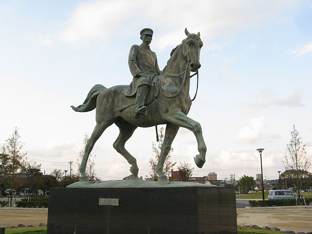 ファイル:Statue of Yamagata Aritomo.jpg