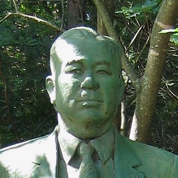 ファイル:Lake Misuzu Miura Tadao bust.jpg