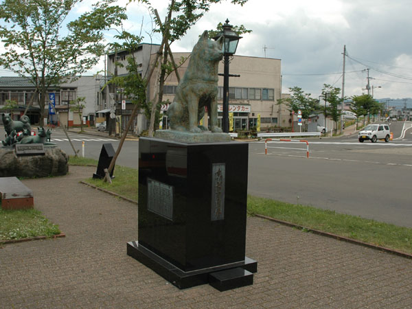 ファイル:Hachiko 20040803.jpg