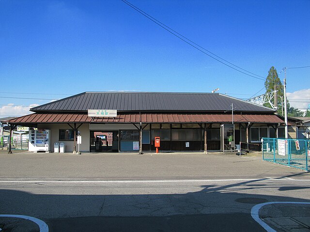 640px-Kizaki_Station_Entrance_1.JPG