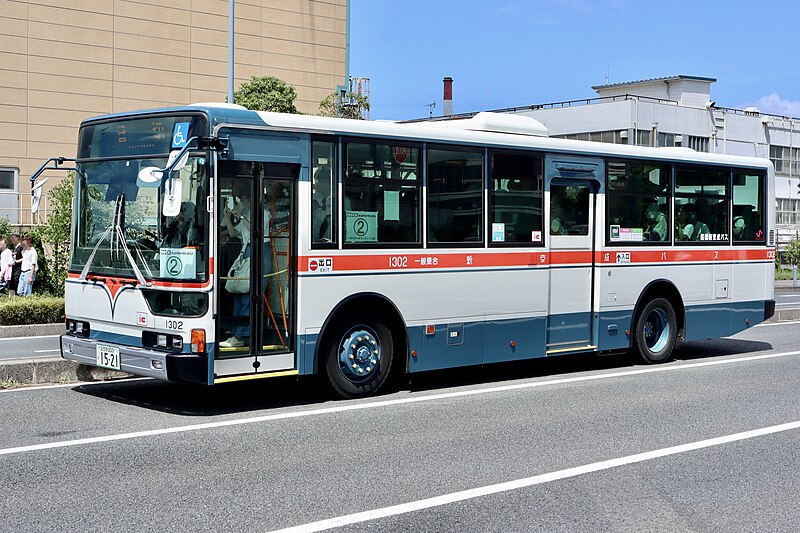 ファイル:FunabashiShinkeisei1302-BlueBus.jpeg