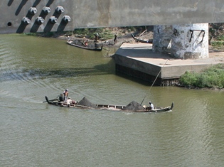 Barkas:Penambang pasir.jpg