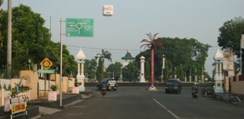 Barkas:Alun-alun Blora.jpg