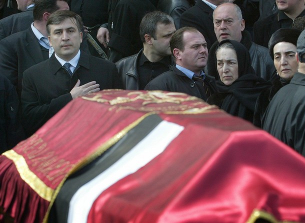 ფაილი:Z. Gamsakhurdia reburial Tbilisi 2007.jpg