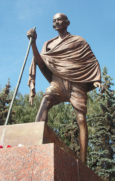 ფაილი:Gandhi moscow.jpg