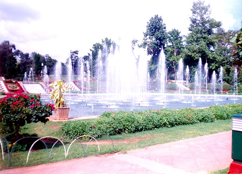 ಚಿತ್ರ:A Fountain in Brindavan gardens.jpg