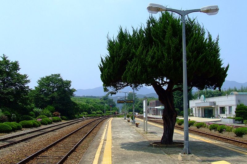 파일:KORAIL Gunbuk Station Platform 02.JPG