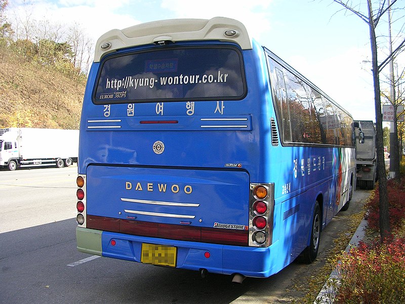 파일:경원여행사 대우버스 BH119 로얄스페셜Ⅱ 디젤 2007년식 뒷면.jpg