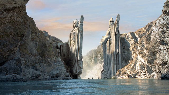 Fichier:TheArgonath.jpg