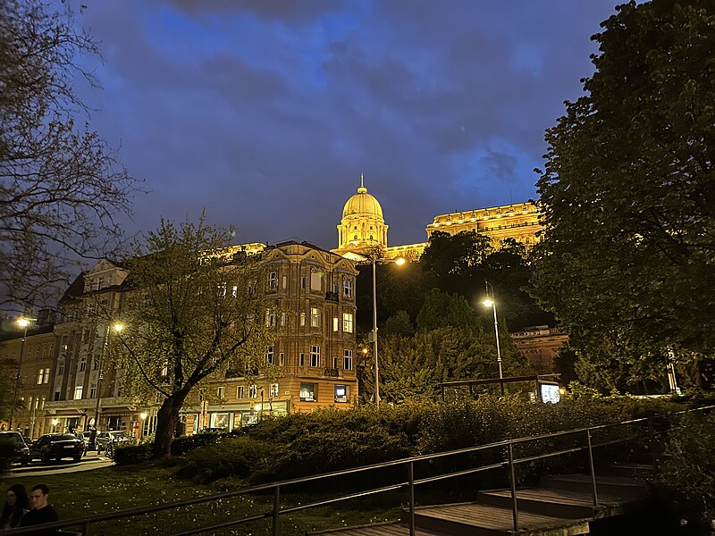 Vaizdas:Budapest kalnas.jpg