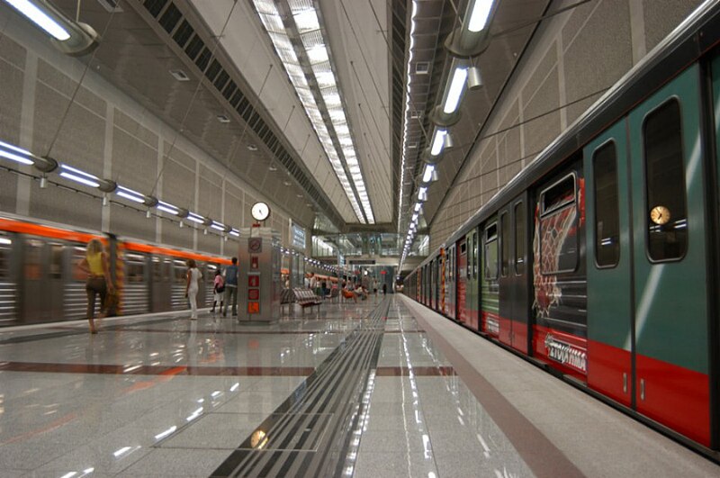 Vaizdas:Athens metro station.jpg