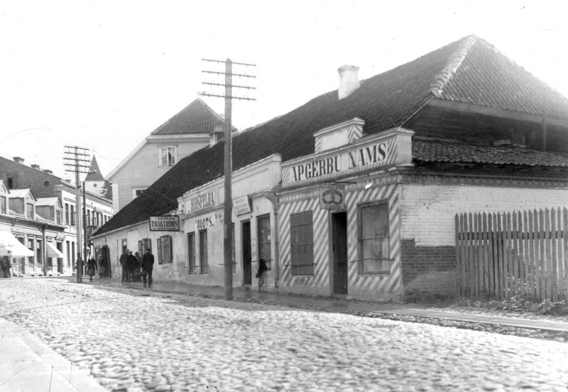 Attēls:Talsu Lielā iela pēc 1930. gada.jpg