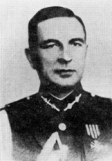 Latvijas armijas virsnieka uniformā