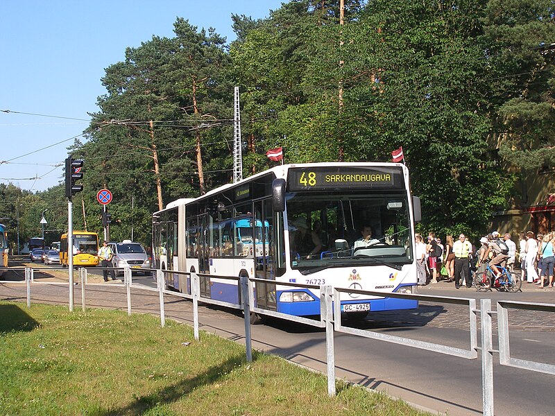 Attēls:48. autobuss Meža prospektā.JPG