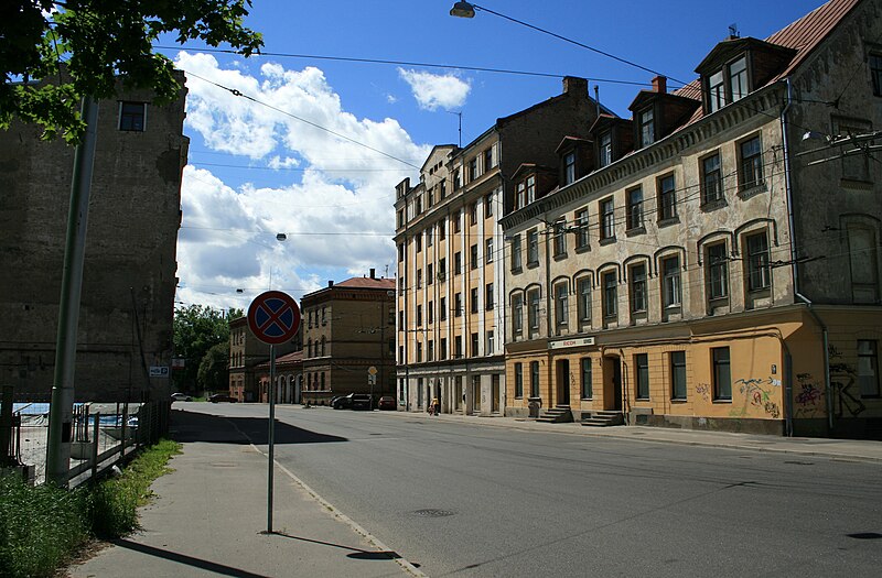 Attēls:Riga Akmenu iela 06.2010.jpg