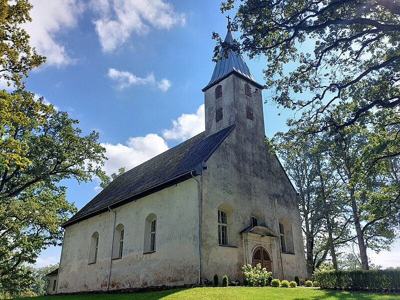 Attēls:Mālpils luterāņu baznīca.jpg