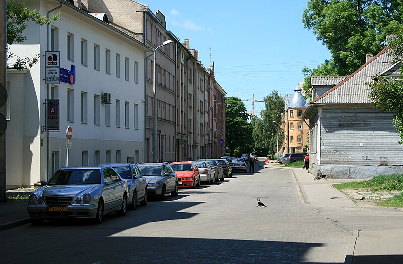 Attēls:Riga Valguma iela 06.2010.jpg