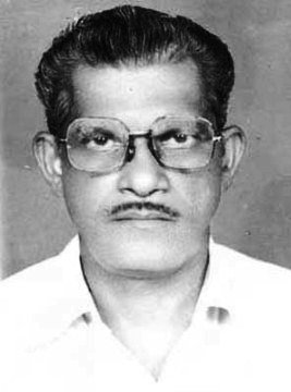 പ്രമാണം:R. Govindan.jpg