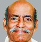 പ്രമാണം:Ekalavyan Novelist.JPG