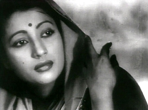 പ്രമാണം:Suchitra Sen as Paro in Bimpal Roy's, Devdas (1955).jpg