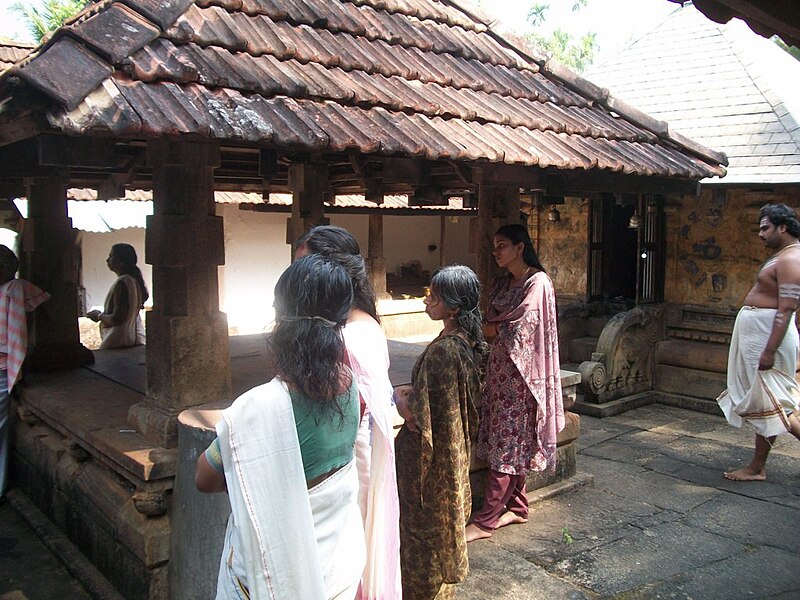 പ്രമാണം:Sekharapuram temple.JPG