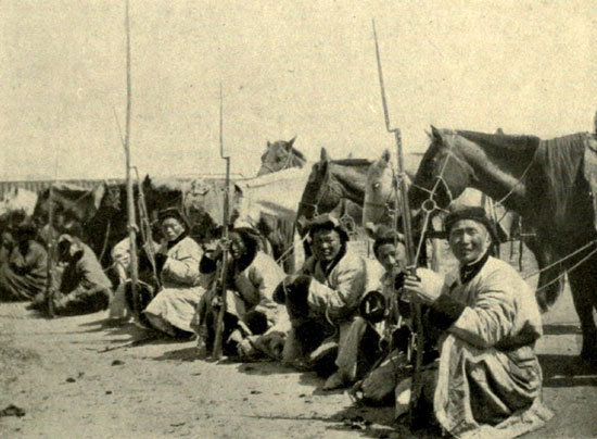 Файл:Mongolian soldiers.jpg