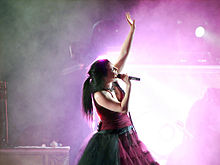 Файл:220px-Amy Lee - Evanescence 07.jpg