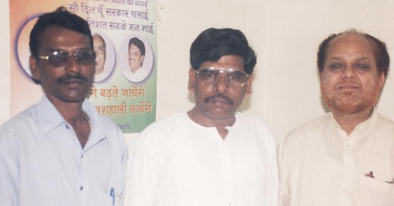चित्र:Arun Kamble with his brother Chandrakant Kamble and Congressman Ulhasdada Pawar.JPG
