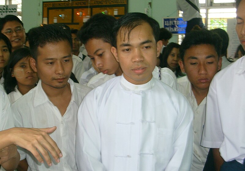 ဖိုင်:Drsaikyaw.JPG