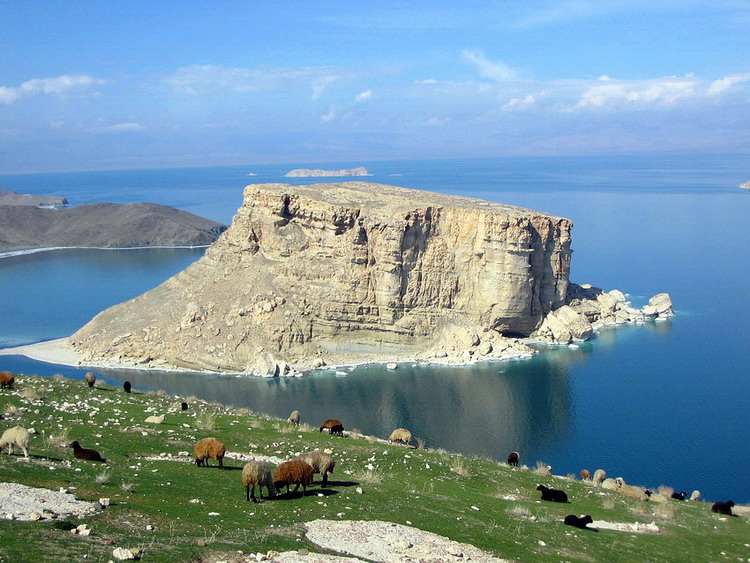 پرونده:Orumana sea.jpg