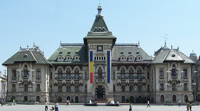 Plik:Dolj County Prefecture in Craiova, 2007 (2).jpg