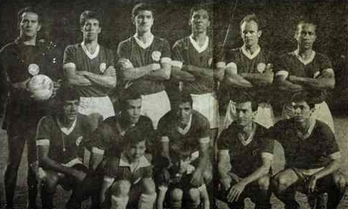 Ficheiro:Time do Palmeiras campeão brasileiro de 1967 (Taça Brasil).jpg