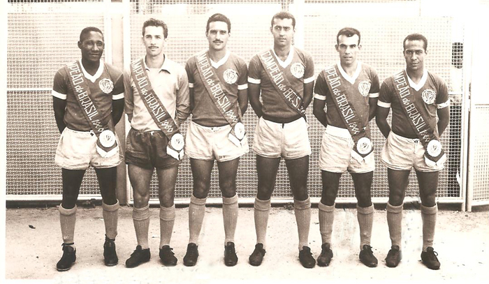 Ficheiro:Time do Palmeiras campeão brasileiro de 1960.jpg