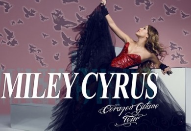 Ficheiro:Miley Cyrus Corazón Gitano Tour.jpg